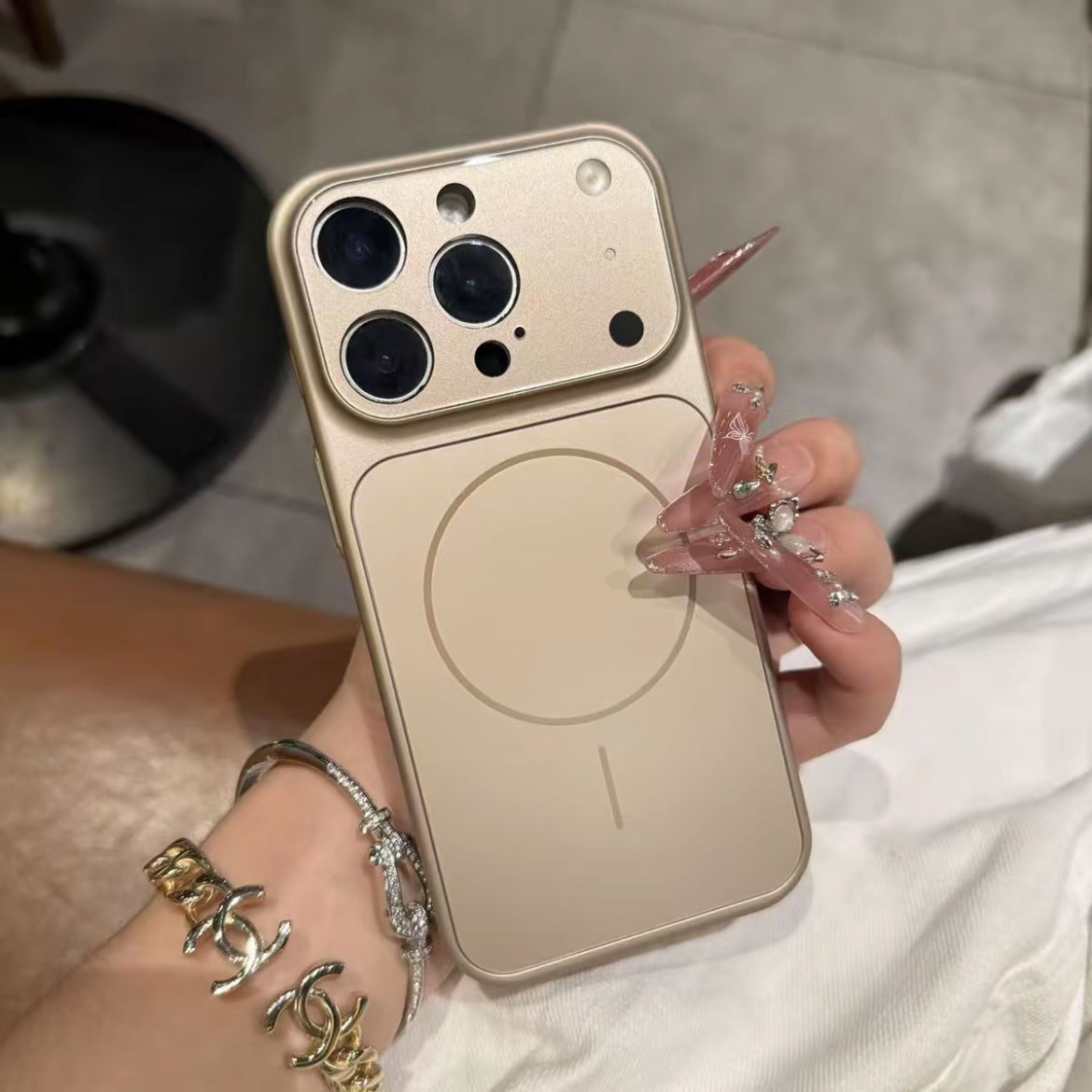 Frosted magnetic MagSafe phone case for iPhone – product view 4 of 7